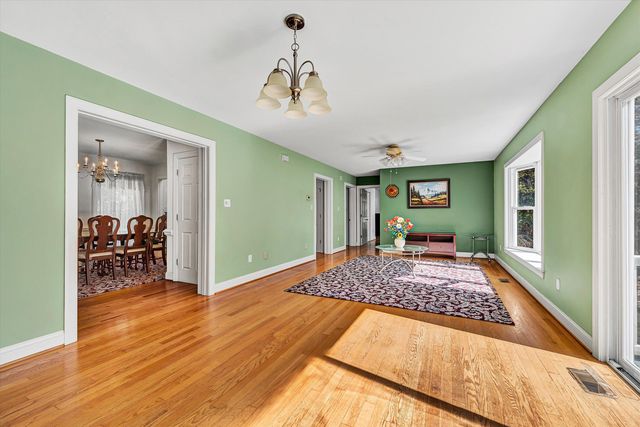 401 Piney Ridge RD, Covington, VA 24426