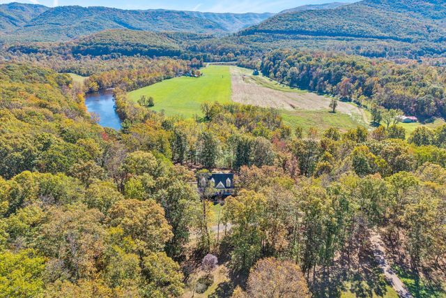 401 Piney Ridge RD, Covington, VA 24426