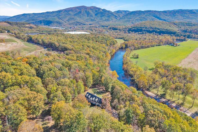 401 Piney Ridge RD, Covington, VA 24426