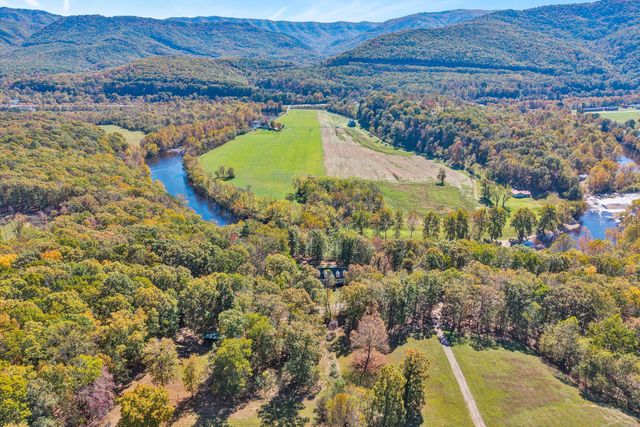 401 Piney Ridge RD, Covington, VA 24426