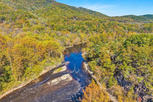 401 Piney Ridge RD, Covington, VA 24426