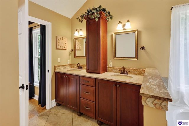 106 Dover Court, Elizabethtown, KY 42701