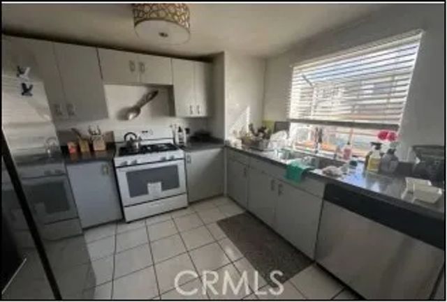 7658 Topanga Canyon, Canoga Park, CA 91304