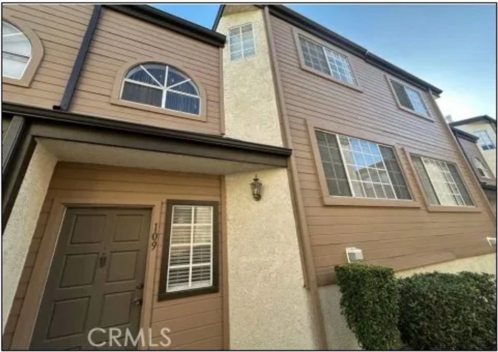 7658 Topanga Canyon, Canoga Park, CA 91304