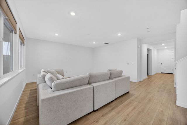 7373 Effeto St, Sacramento, CA 95829