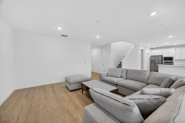 7373 Effeto St, Sacramento, CA 95829