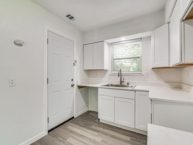 525 Moonlight Drive, Garland, TX 75040