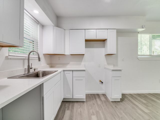 525 Moonlight Drive, Garland, TX 75040