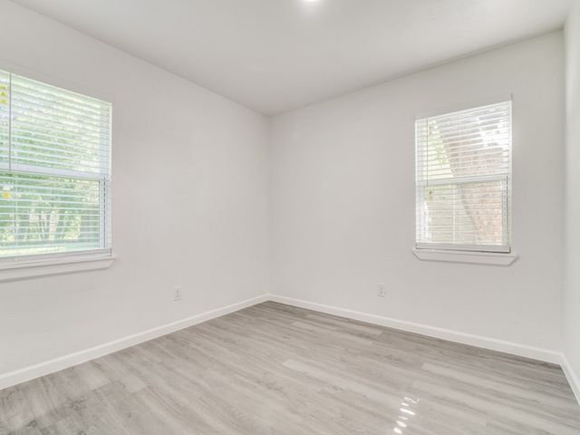 525 Moonlight Drive, Garland, TX 75040