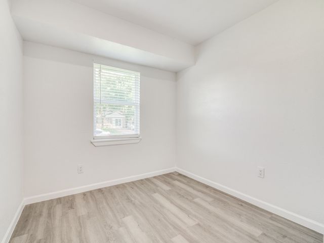 525 Moonlight Drive, Garland, TX 75040