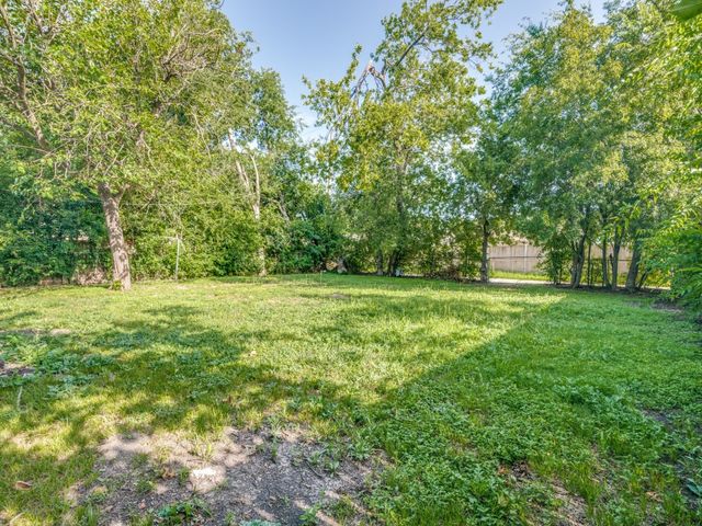 525 Moonlight Drive, Garland, TX 75040