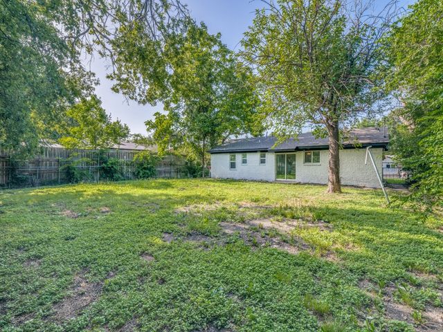 525 Moonlight Drive, Garland, TX 75040
