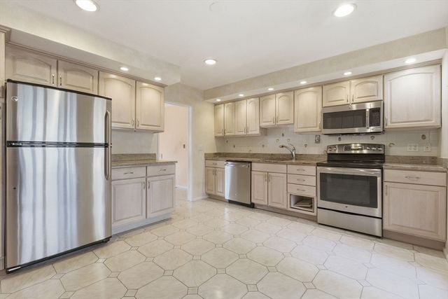 23 Shady Hill Drive, North Reading, MA 01864