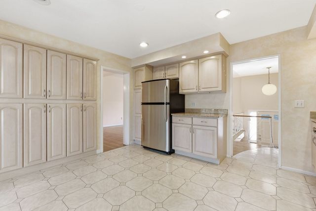 23 Shady Hill Drive, North Reading, MA 01864