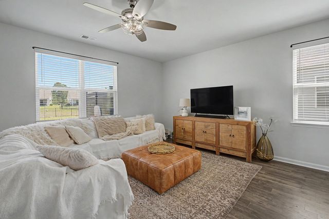 1084 Maxwell Dr., Little River, SC 29566