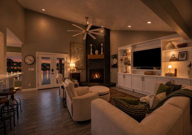 608 Casas Del Norte Court, Granbury, TX 76049