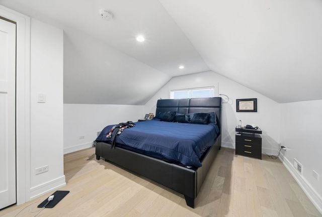 6148 S Moody Avenue, Chicago, IL 60638