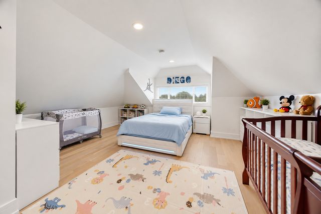 6148 S Moody Avenue, Chicago, IL 60638