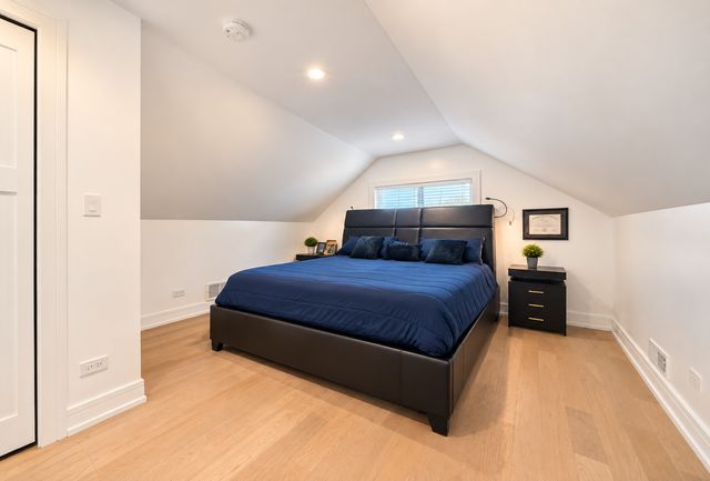 6148 S Moody Avenue, Chicago, IL 60638