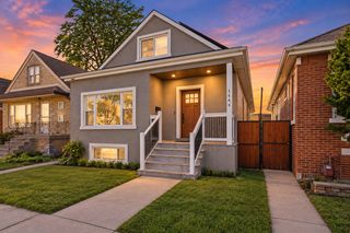 6148 S Moody Avenue, Chicago, IL 60638
