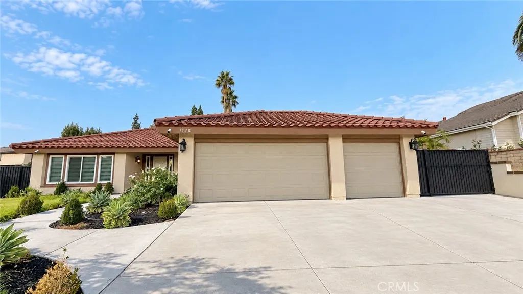 1528 S Gold Canyon, Walnut, CA 91789