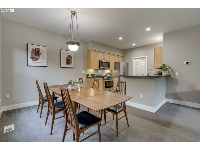 727 Se 34TH Ave, Portland, OR 97214