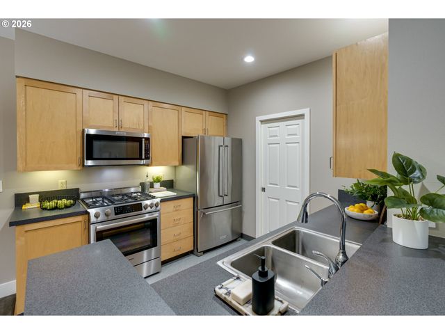 727 Se 34TH Ave, Portland, OR 97214