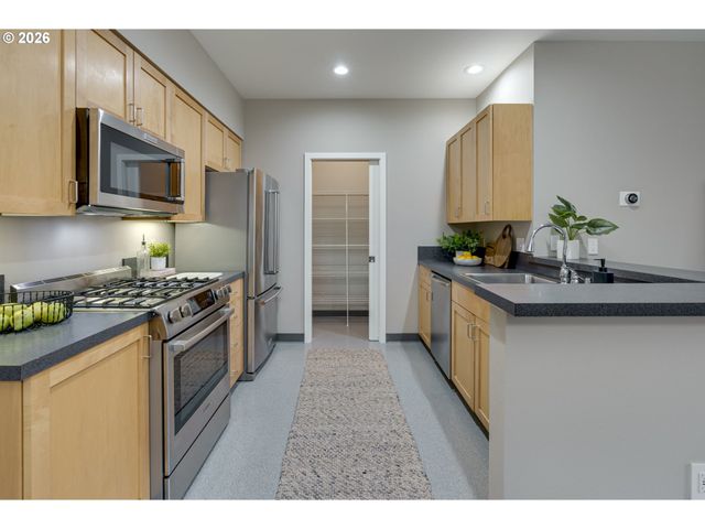 727 Se 34TH Ave, Portland, OR 97214