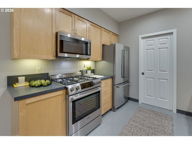 727 Se 34TH Ave, Portland, OR 97214