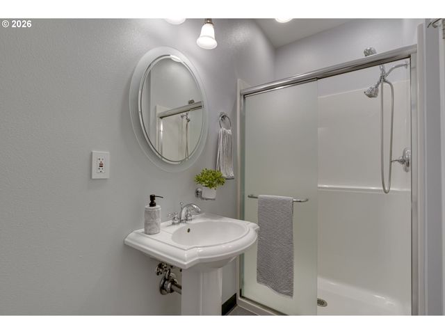 727 Se 34TH Ave, Portland, OR 97214