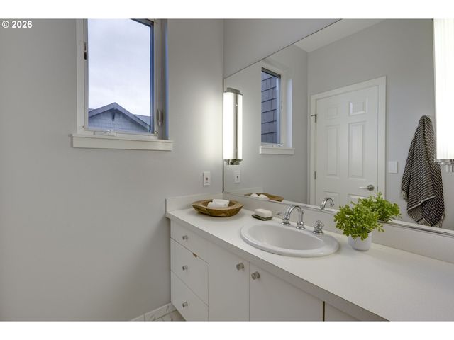 727 Se 34TH Ave, Portland, OR 97214