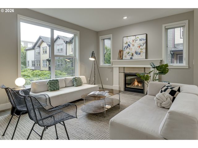 727 Se 34TH Ave, Portland, OR 97214