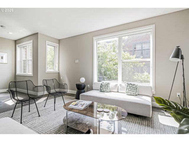 727 Se 34TH Ave, Portland, OR 97214