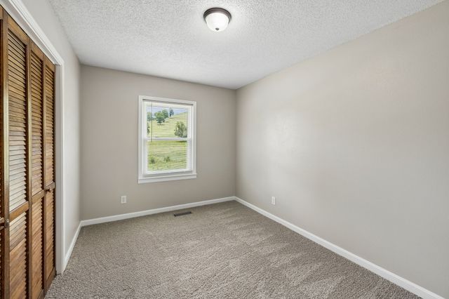 14 Morris Ln, Pleasant Shade, TN 37145