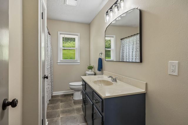 14 Morris Ln, Pleasant Shade, TN 37145