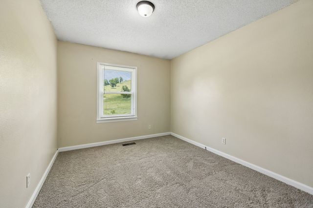 14 Morris Ln, Pleasant Shade, TN 37145