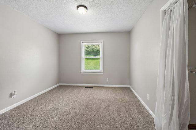 14 Morris Ln, Pleasant Shade, TN 37145