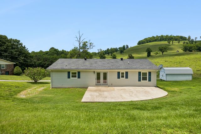 14 Morris Ln, Pleasant Shade, TN 37145