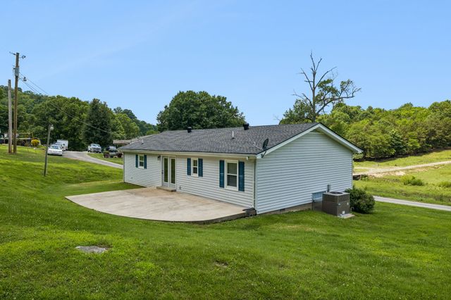 14 Morris Ln, Pleasant Shade, TN 37145