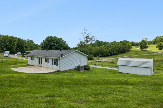 14 Morris Ln, Pleasant Shade, TN 37145