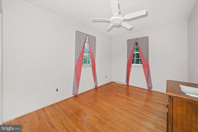 8 JANICE DR, Wilmington, DE 19810