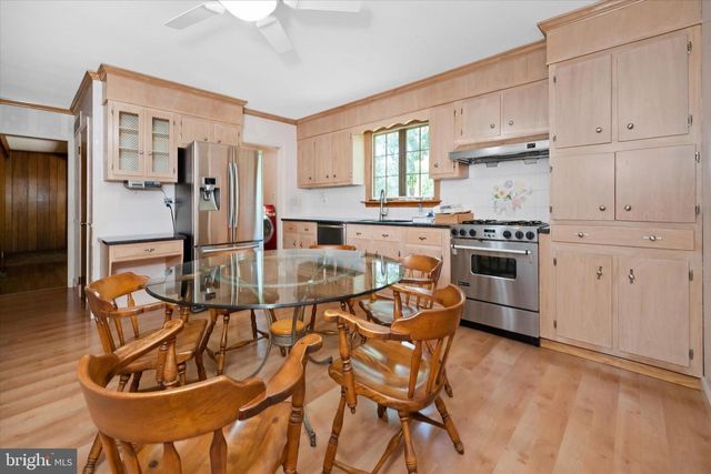 8 JANICE DR, Wilmington, DE 19810
