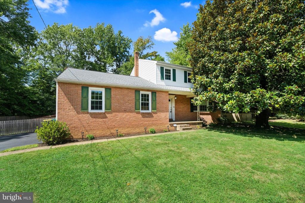 8 JANICE DR, Wilmington, DE 19810