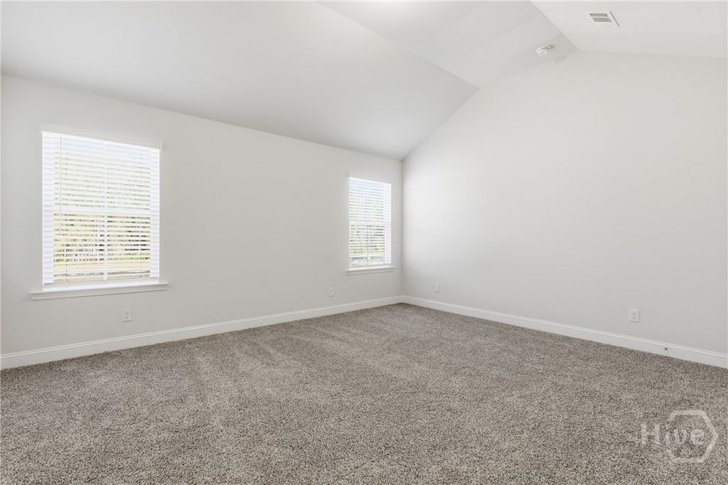 Image 11 of property listing at 140 Stafford Loop, Richmond Hill, GA 31324