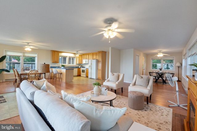 7017 BAY FRONT DR, Annapolis, MD 21403