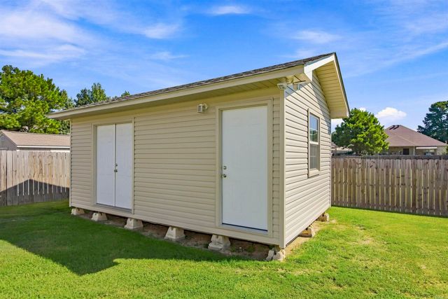 4108 Olympia Drive, Bryant, AR 72022