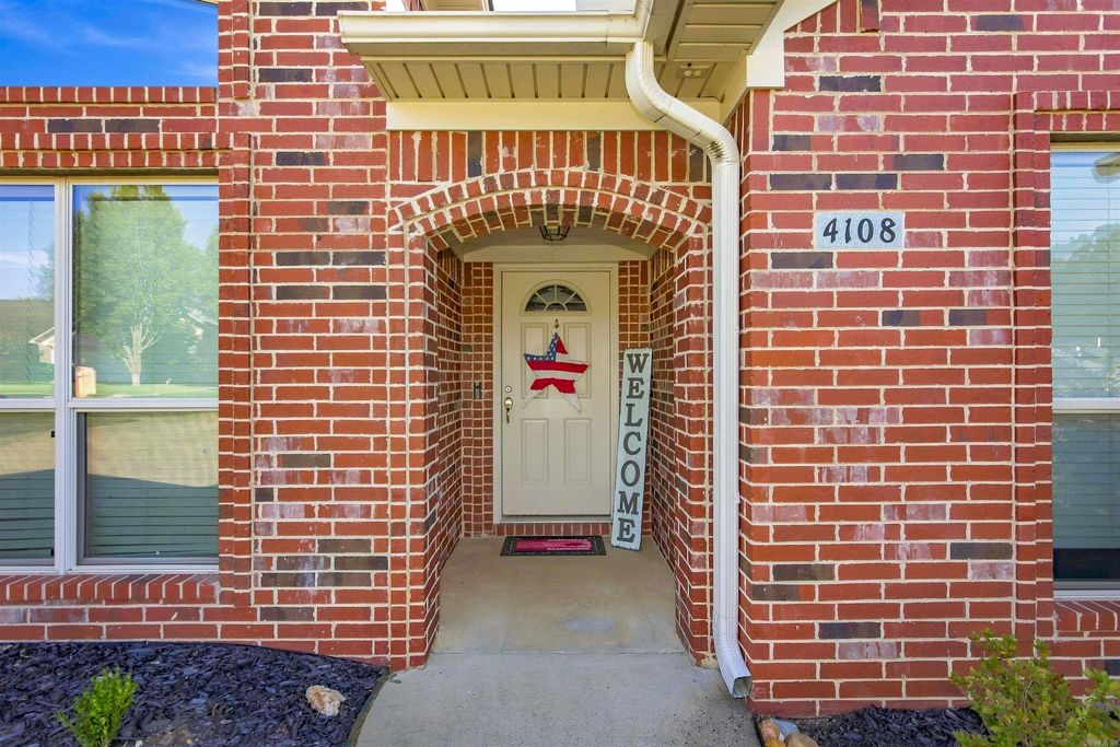 4108 Olympia Drive, Bryant, AR 72022