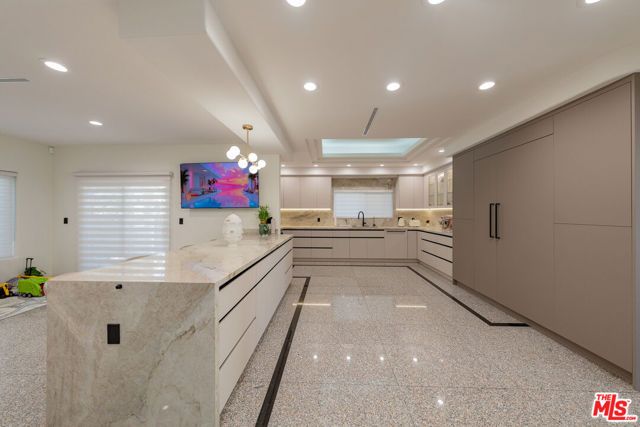 688 Glenmore Boulevard, Glendale, CA 91206