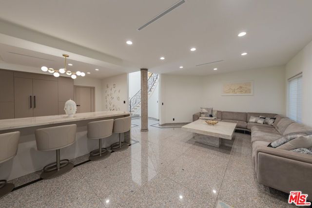 688 Glenmore Boulevard, Glendale, CA 91206