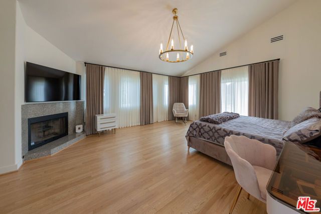 688 Glenmore Boulevard, Glendale, CA 91206